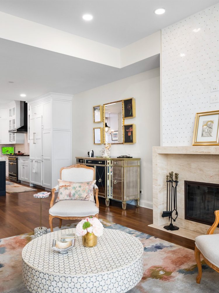 Chicago-Living-Room-Fireplace-and-Kitchen